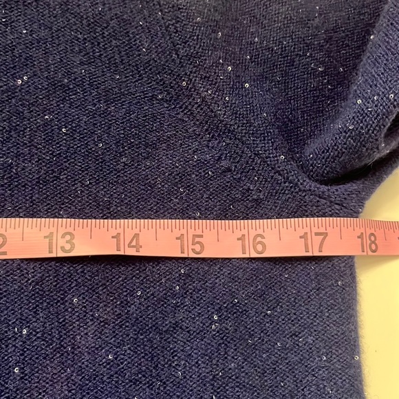 Neiman Marcus The Cashmere Collection/ Sweater - Picture 8 of 8